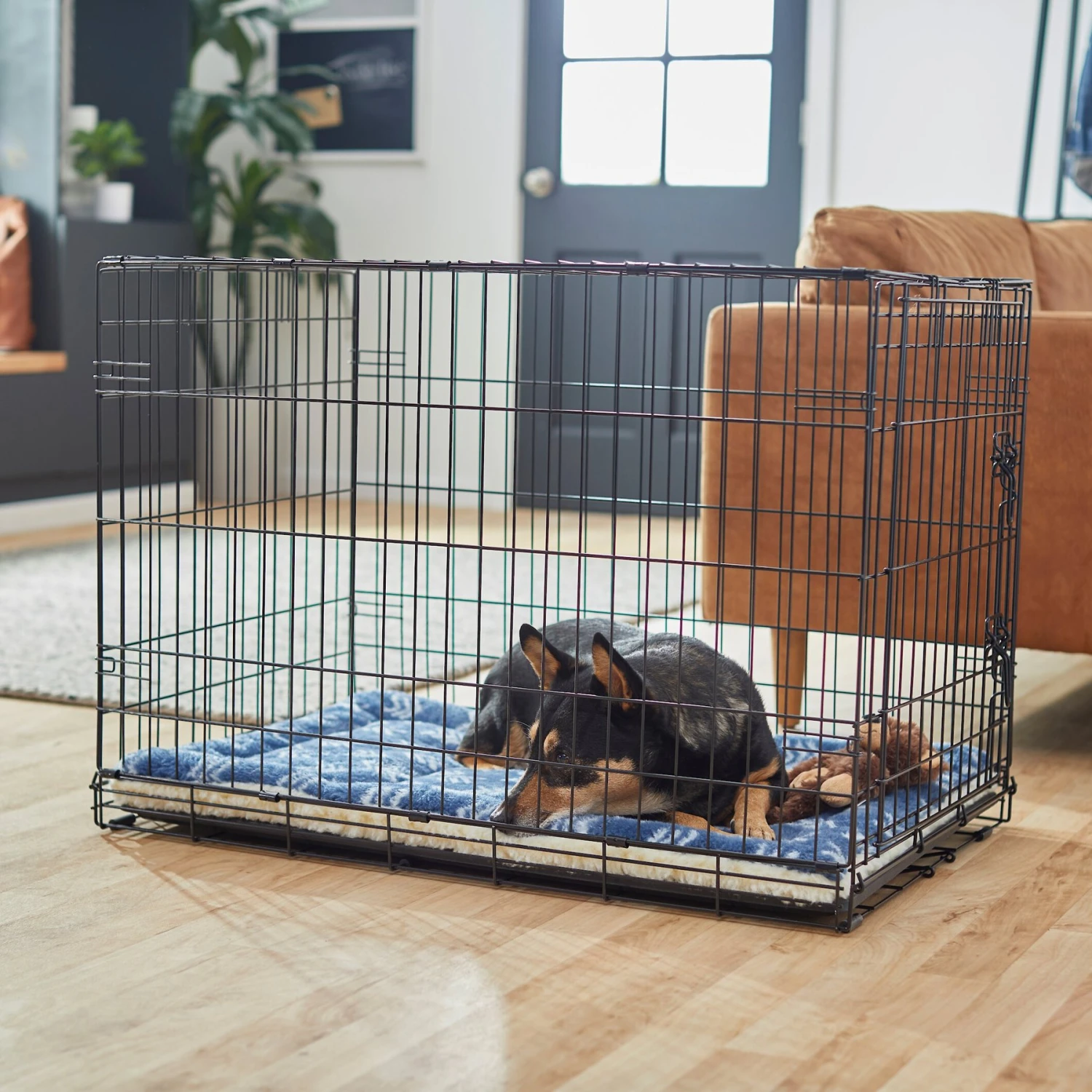 Frisco Plush Tri-fold Arrow Print Dog Crate Mat - Image 6