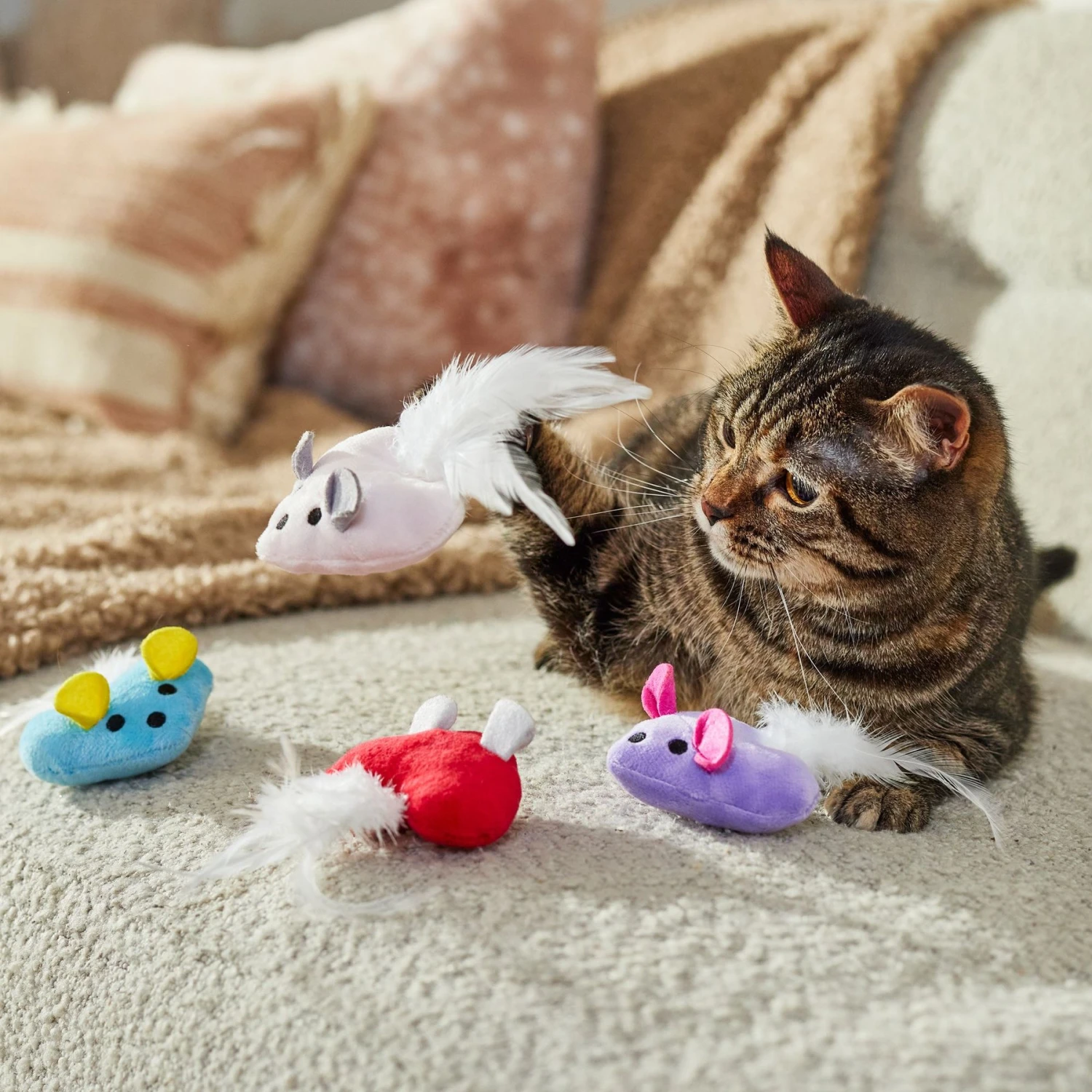 Frisco Valentine Heart Mice Plush Cat Toy With Catnip - Image 3