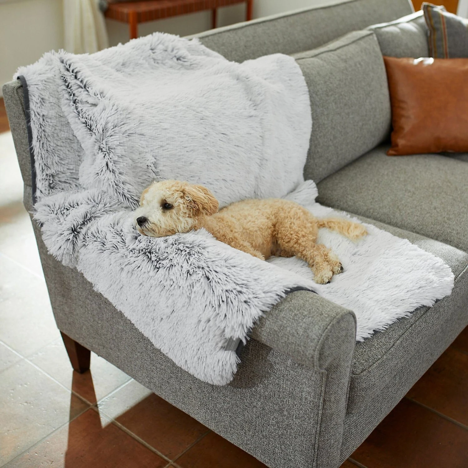 Frisco Sofa Pet Bed With Removable Cover & Frisco Eyelash Cat & Dog Blanket - Image 9