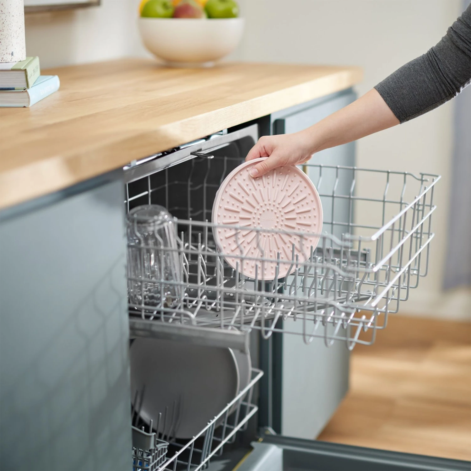 Frisco Silicone Dog & Cat Lick Mat With Suction Cups, Pink - Image 6